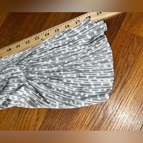 Halston Heritage bell sleeve blouse sz small medium gray white lightweight boho - Picture 6 of 10